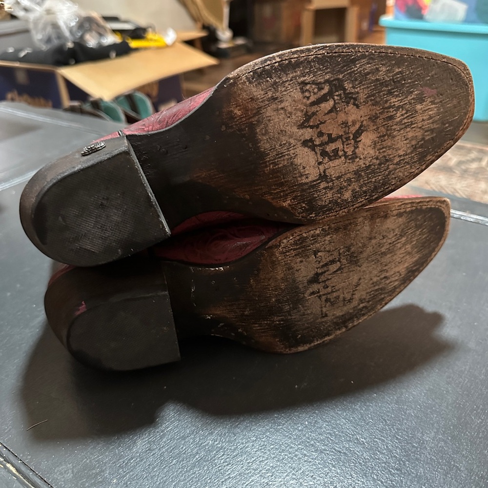 Elegant Burgundy Heeled Boots - Picture 2 of 5